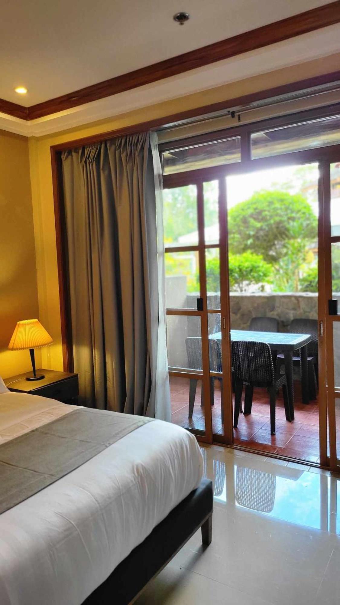 Charming Garden View,Privately Owned Deluxe Room At The Manor By Mist And Pine Baguio City Exterior foto